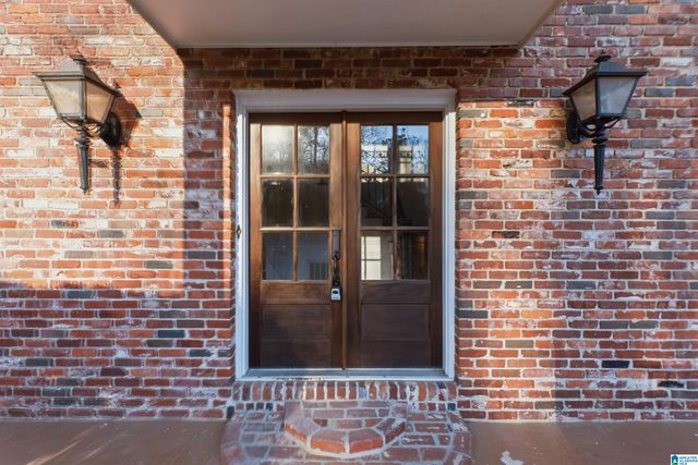 3411 STONELEIGH DRIVE, Vestavia Hills, AL 35223