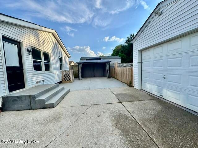 5606 Christian Ridge Ct, Louisville, KY 40258