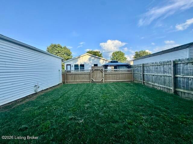 5606 Christian Ridge Ct, Louisville, KY 40258