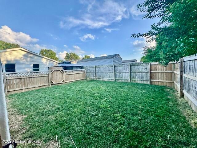 5606 Christian Ridge Ct, Louisville, KY 40258