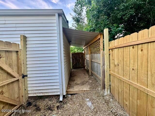 5606 Christian Ridge Ct, Louisville, KY 40258