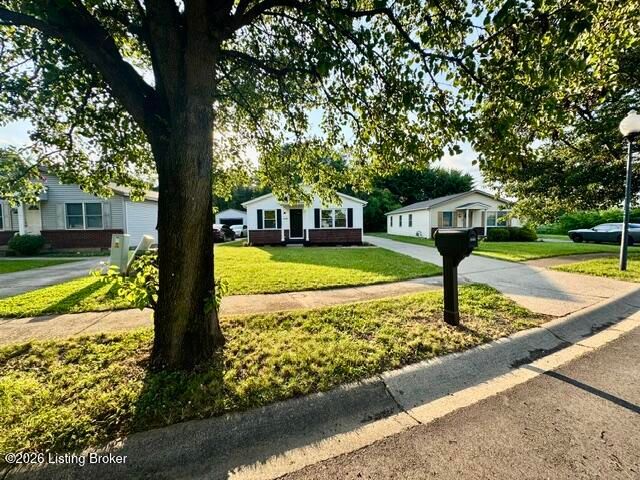 5606 Christian Ridge Ct, Louisville, KY 40258
