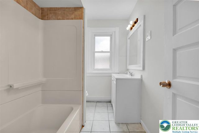 1004 Seneca Street, Fountain Hill Boro, PA 18015