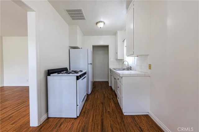 650 W Wilson, Glendale, CA 91203