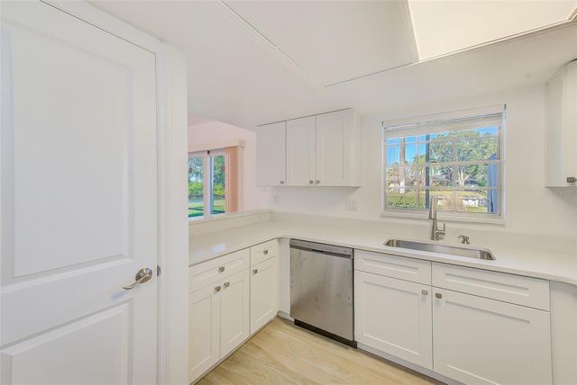 8801 BAY POINTE DRIVE 102, Tampa, FL 33615