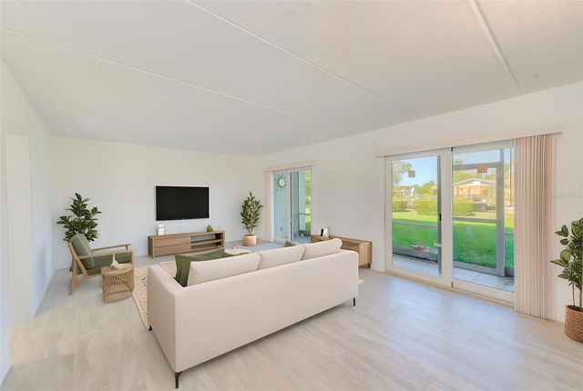 8801 BAY POINTE DRIVE 102, Tampa, FL 33615