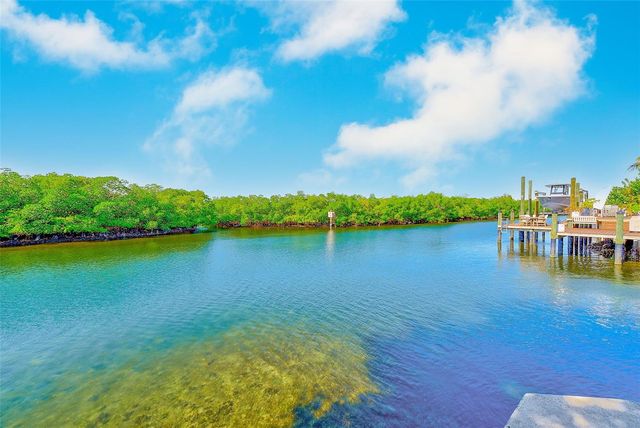 8801 BAY POINTE DRIVE 102, Tampa, FL 33615