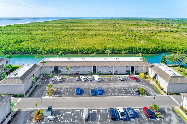 8801 BAY POINTE DRIVE 102, Tampa, FL 33615