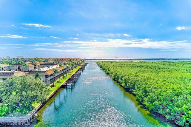 8801 BAY POINTE DRIVE 102, Tampa, FL 33615