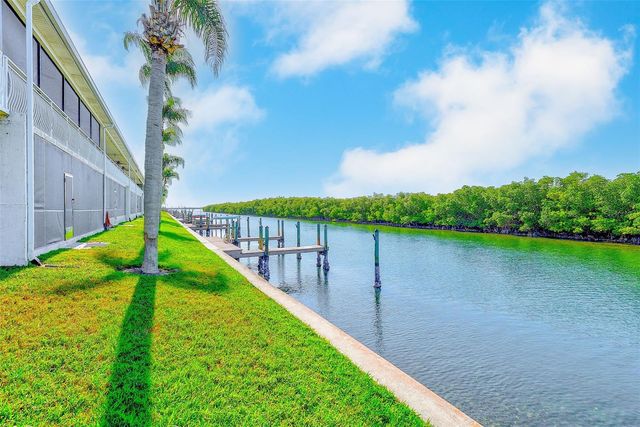 8801 BAY POINTE DRIVE 102, Tampa, FL 33615