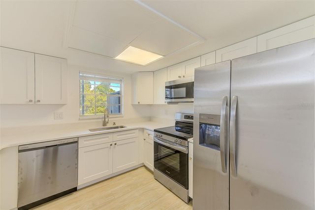 8801 BAY POINTE DRIVE 102, Tampa, FL 33615