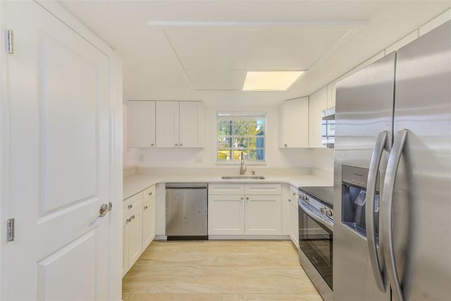 8801 BAY POINTE DRIVE 102, Tampa, FL 33615