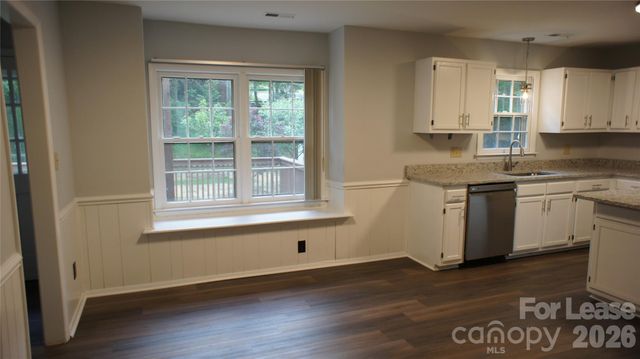 10000 Ridgemore Drive, Charlotte, NC 28277