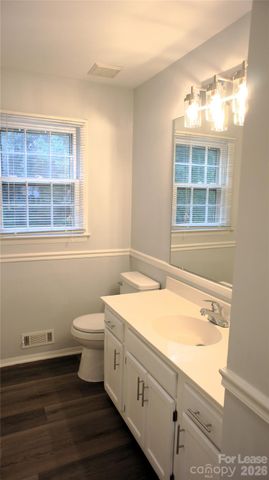10000 Ridgemore Drive, Charlotte, NC 28277