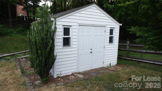 10000 Ridgemore Drive, Charlotte, NC 28277