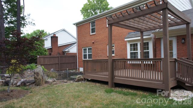 10000 Ridgemore Drive, Charlotte, NC 28277