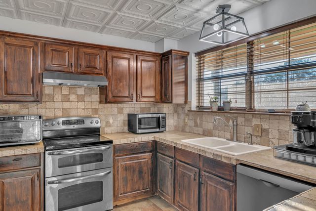 4985 County Road 409D, Henderson, TX 75654