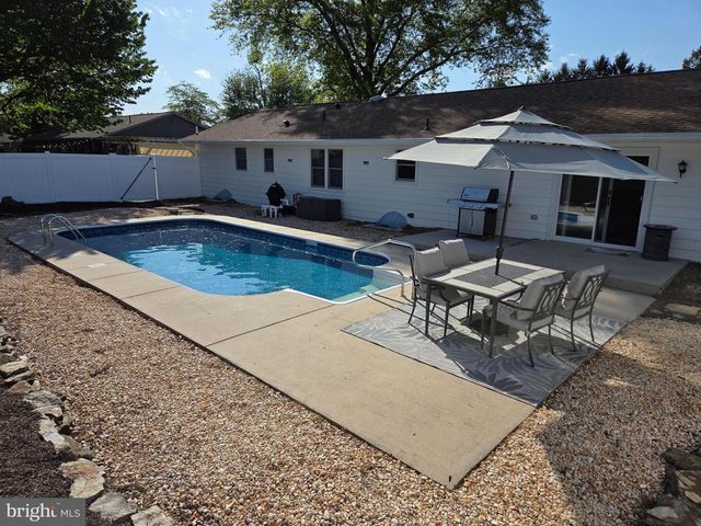 20 SYCAMORE LN, Palmyra, PA 17078