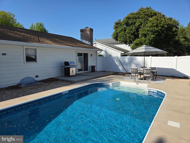 20 SYCAMORE LN, Palmyra, PA 17078