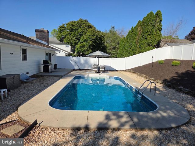 20 SYCAMORE LN, Palmyra, PA 17078