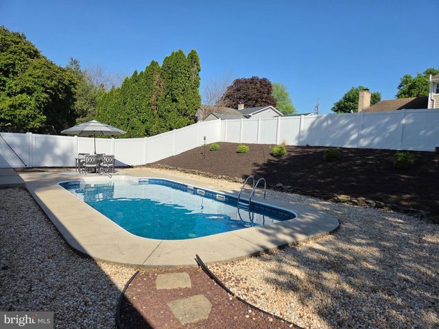 20 SYCAMORE LN, Palmyra, PA 17078