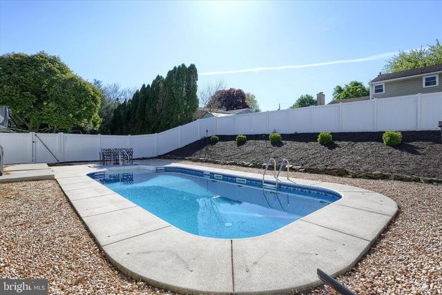 20 SYCAMORE LN, Palmyra, PA 17078