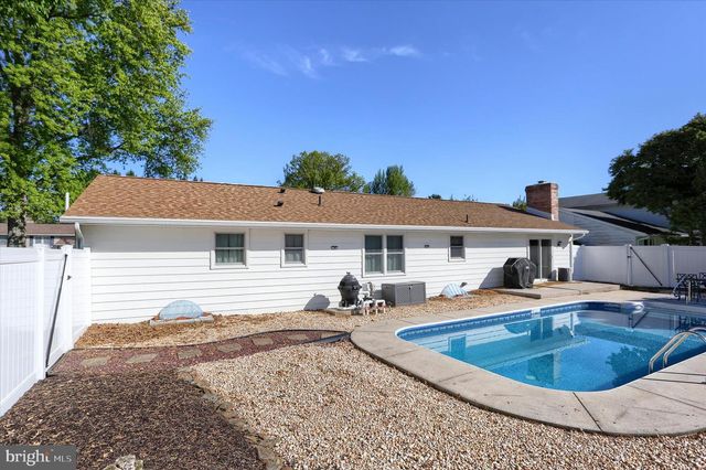 20 SYCAMORE LN, Palmyra, PA 17078