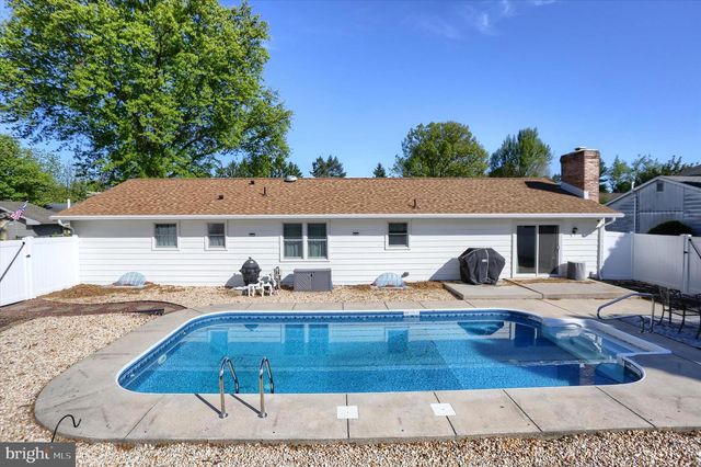 20 SYCAMORE LN, Palmyra, PA 17078