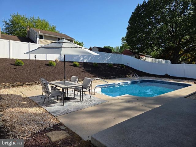 20 SYCAMORE LN, Palmyra, PA 17078