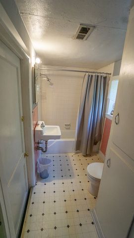 618 N Wilson, Fayetteville, AR 72701