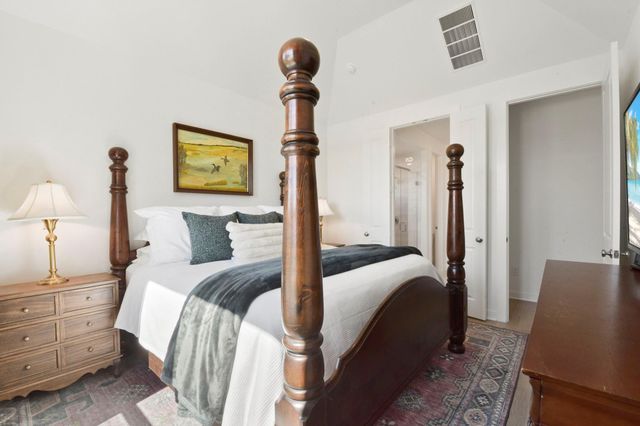 11915 S Pavillion Drive, Mont Belvieu, TX 77523