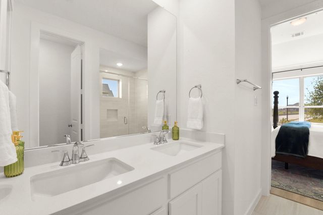 11915 S Pavillion Drive, Mont Belvieu, TX 77523