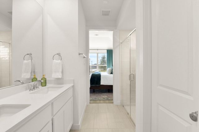 11915 S Pavillion Drive, Mont Belvieu, TX 77523