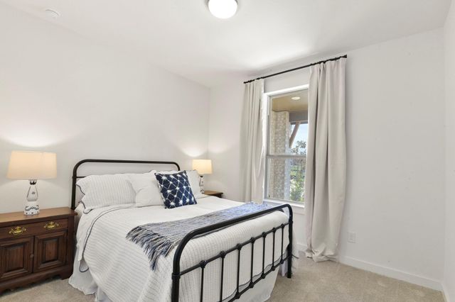 11915 S Pavillion Drive, Mont Belvieu, TX 77523