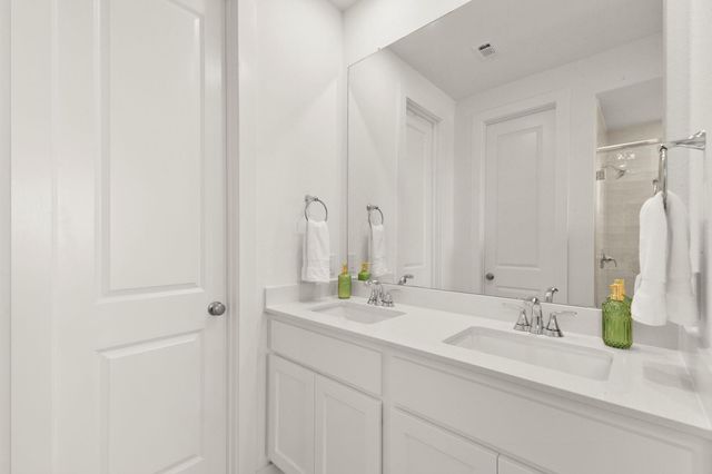 11915 S Pavillion Drive, Mont Belvieu, TX 77523