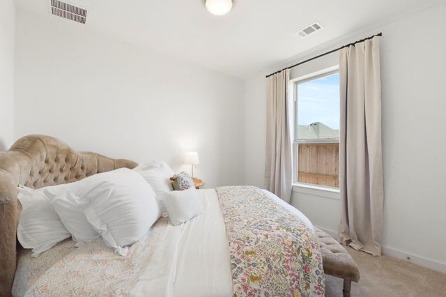 11915 S Pavillion Drive, Mont Belvieu, TX 77523