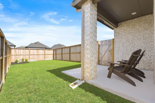 11915 S Pavillion Drive, Mont Belvieu, TX 77523