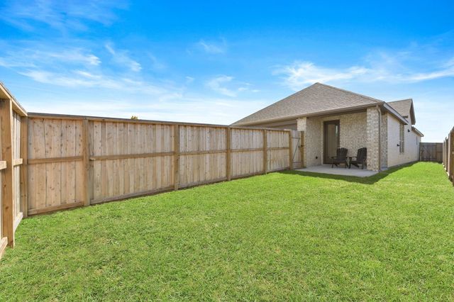 11915 S Pavillion Drive, Mont Belvieu, TX 77523