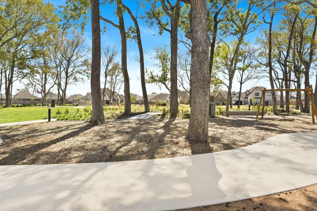 11915 S Pavillion Drive, Mont Belvieu, TX 77523