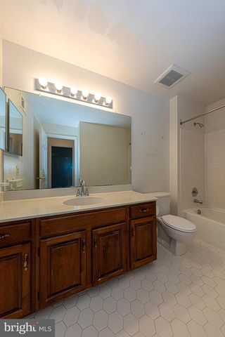 7104 PARK POINT CT, Fairfax Station, VA 22039