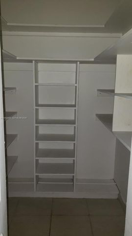 950 Hillcrest Dr 207, Hollywood, FL 33021