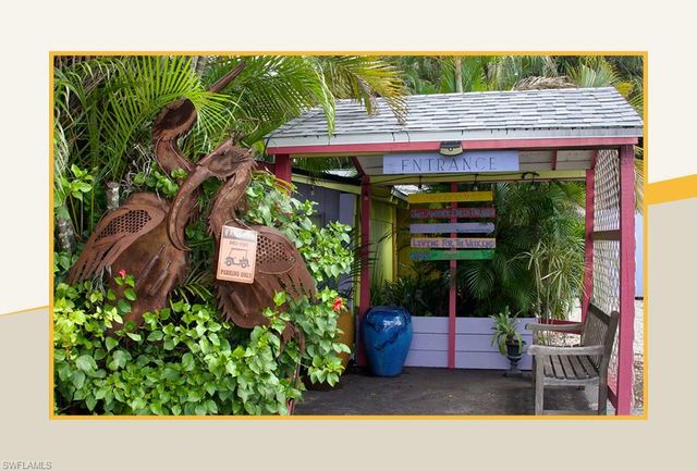 3728 Grove CIR, Naples, FL 34112