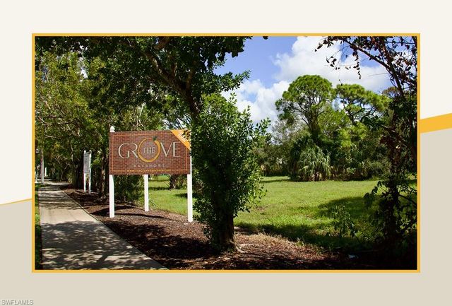 3728 Grove CIR, Naples, FL 34112