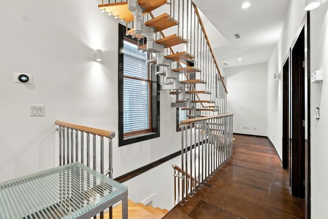 2334 W Medill Avenue, Chicago, IL 60647