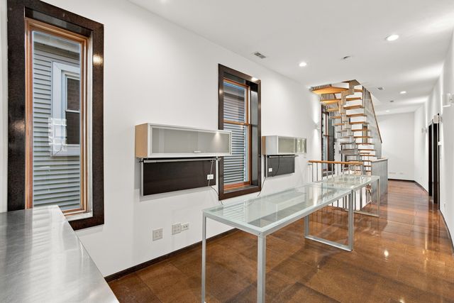 2334 W Medill Avenue, Chicago, IL 60647