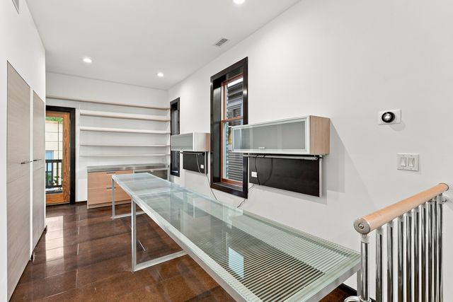 2334 W Medill Avenue, Chicago, IL 60647