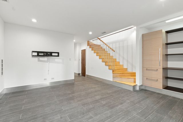 2334 W Medill Avenue, Chicago, IL 60647