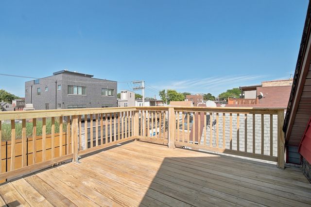 2334 W Medill Avenue, Chicago, IL 60647