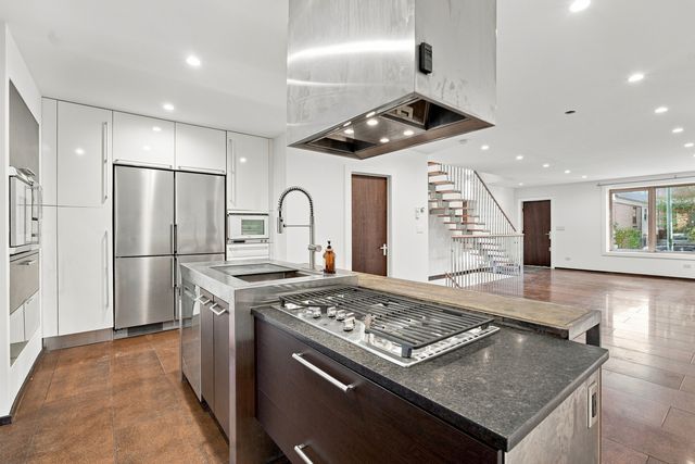 2334 W Medill Avenue, Chicago, IL 60647