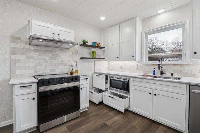 210 Fallwell ST, Liberty Hill, TX 78642